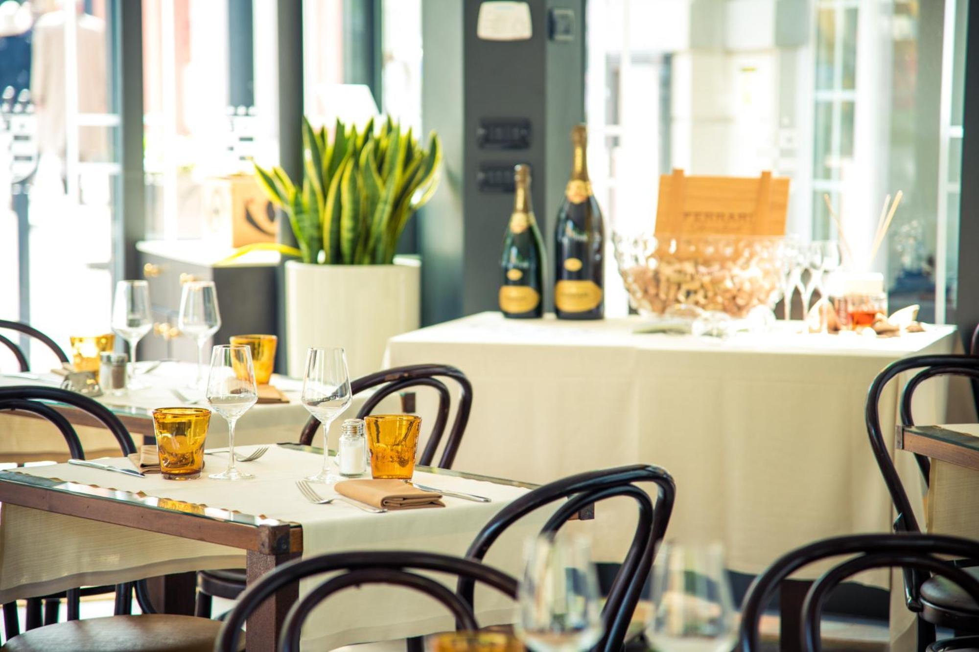 Hotel Royal Victoria, By R Collection Hotels Варенна Екстер'єр фото