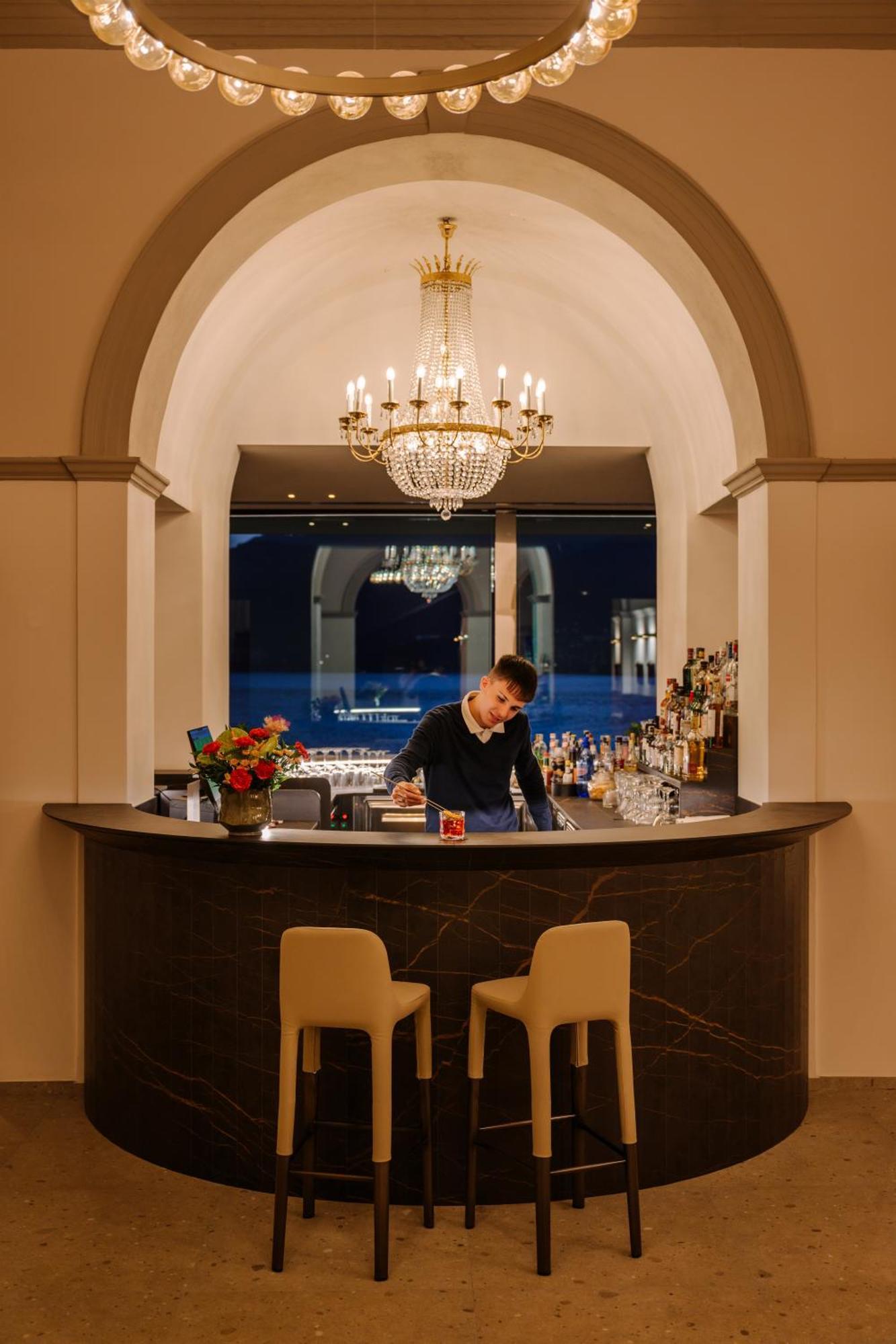 Hotel Royal Victoria, By R Collection Hotels Варенна Екстер'єр фото