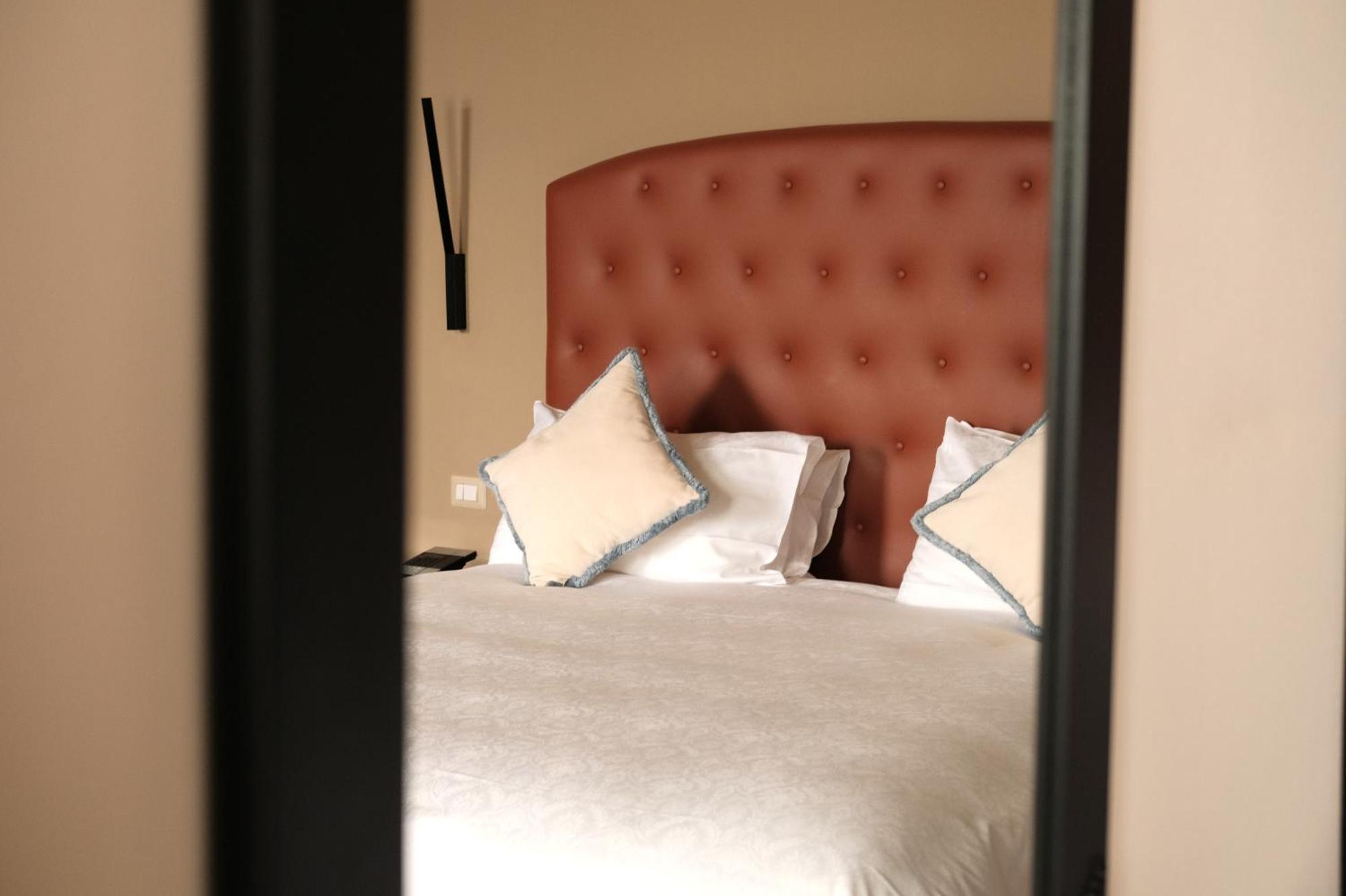 Hotel Royal Victoria, By R Collection Hotels Варенна Екстер'єр фото